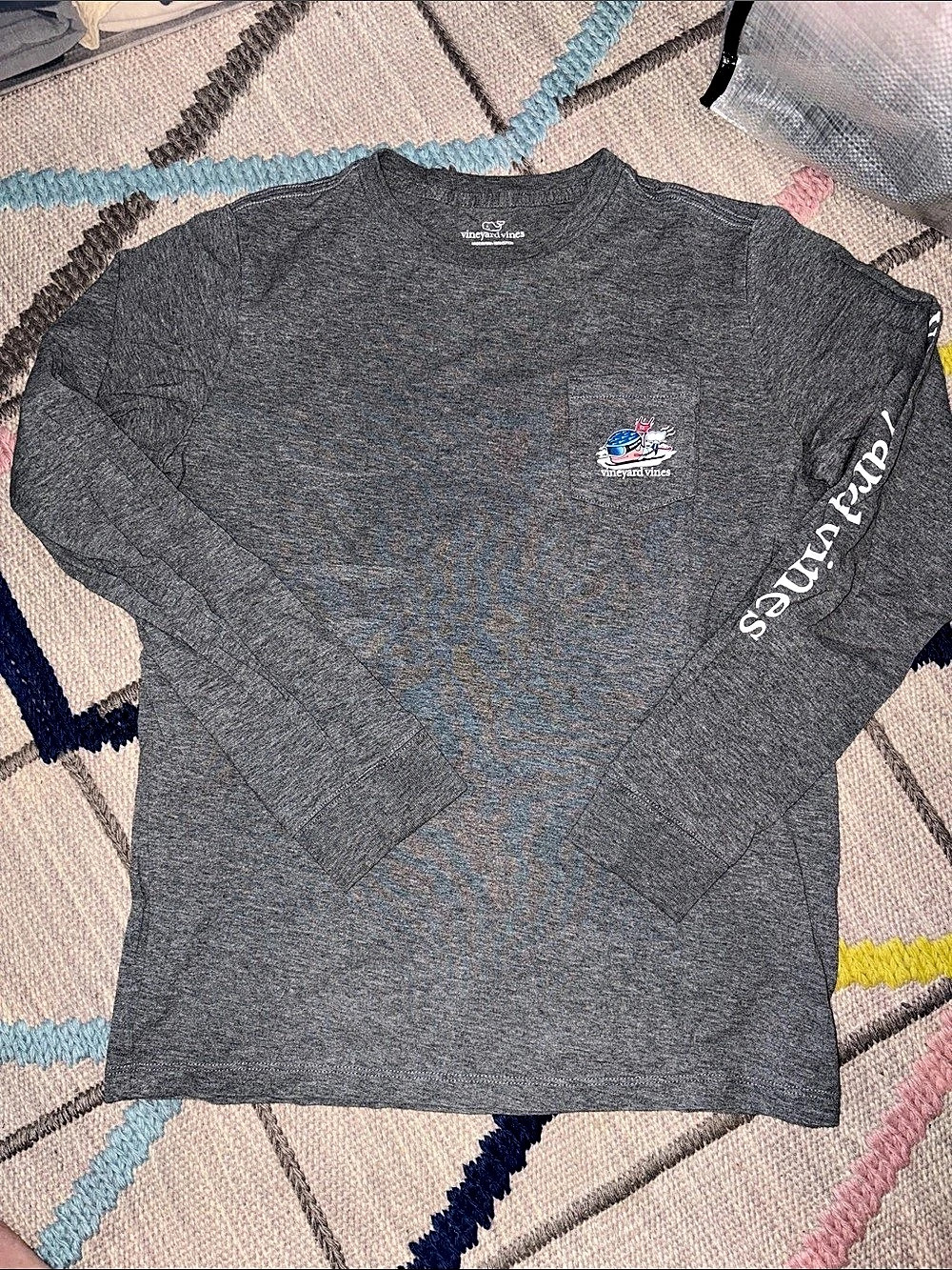 Boys Vineyard Vines Skiing Whale Long Sleeve Pocket Tee Medium